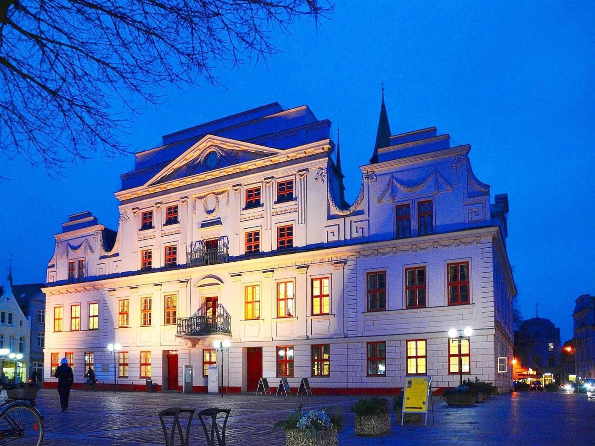 Apartment In The Water Tower, Güstrow Extérieur photo